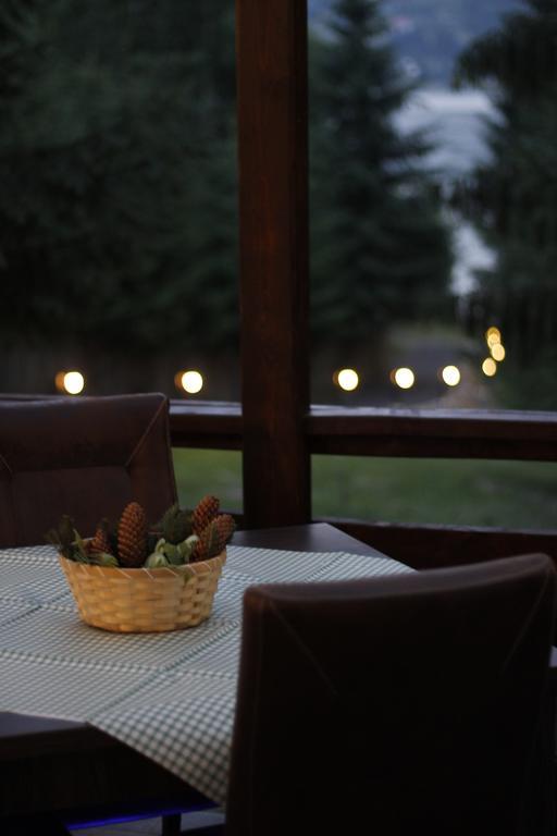 Casa Laur Cu Plaja Privata Hotel Colibita Ngoại thất bức ảnh