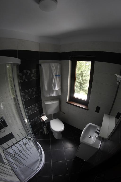 Casa Laur Cu Plaja Privata Hotel Colibita Ngoại thất bức ảnh